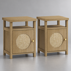 Lot de 2 tables de chevet effet bois et cannage sur fond argenté.
