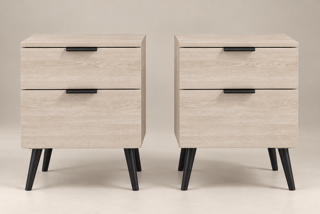 Deux tables de chevet assorties effet chêne et pieds noirs vues de face
