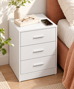 Plateau blanc avec livre et lunettes