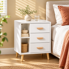 Chevet blanc et bois dans une chambre terracotta