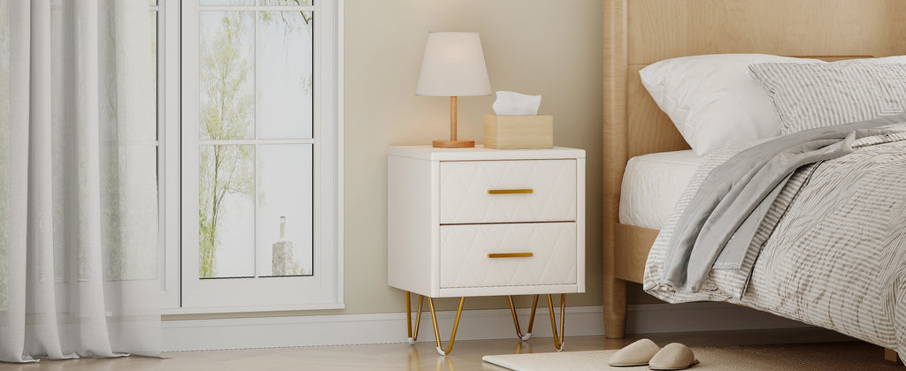 Lot de 2 tables de chevet blanches avec pieds dorés